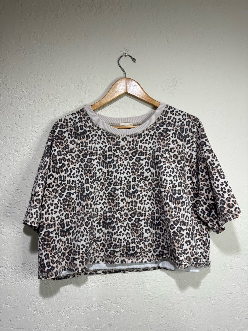 Gilded Intent Leopard Print Boxy Cropped Short Sleeve Tee - Size XL